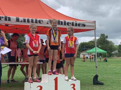 U10 Girls - Hurdles - Aliyah & Skye